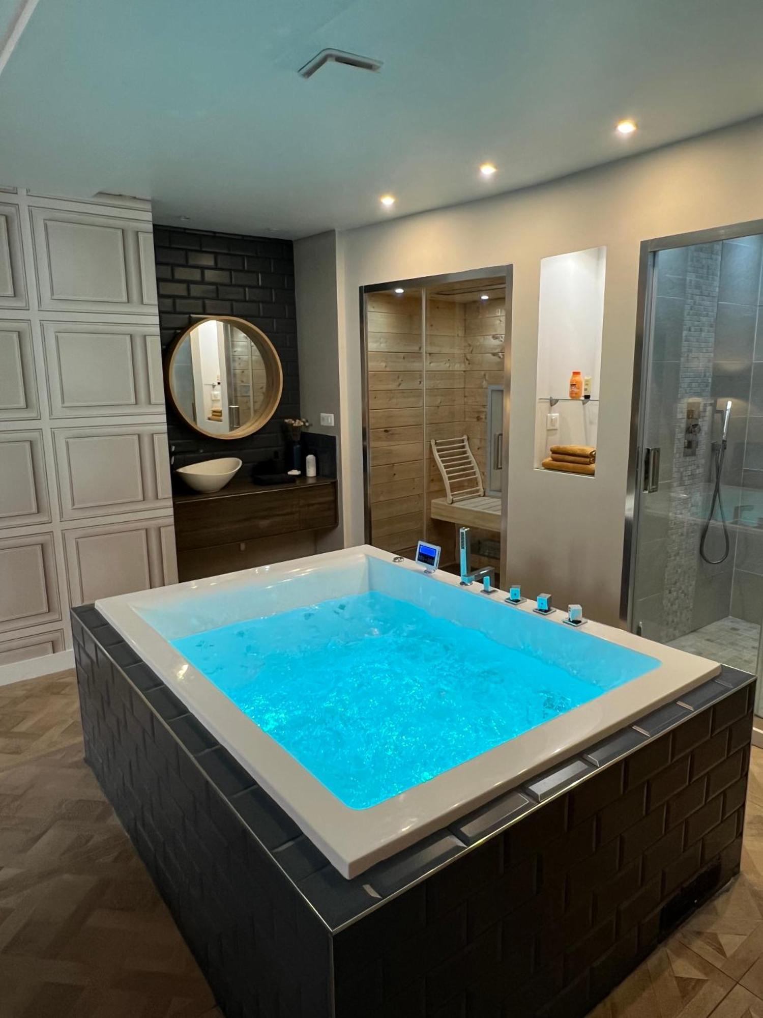 Appartement Avec Jacuzzi Sauna & Home Cinema - Nid D'Angers Dış mekan fotoğraf