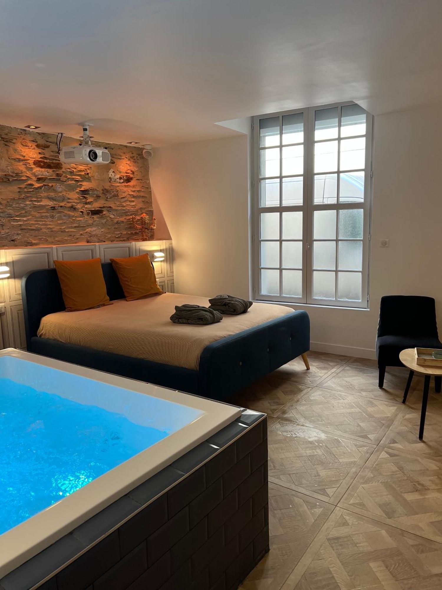 Appartement Avec Jacuzzi Sauna & Home Cinema - Nid D'Angers Dış mekan fotoğraf