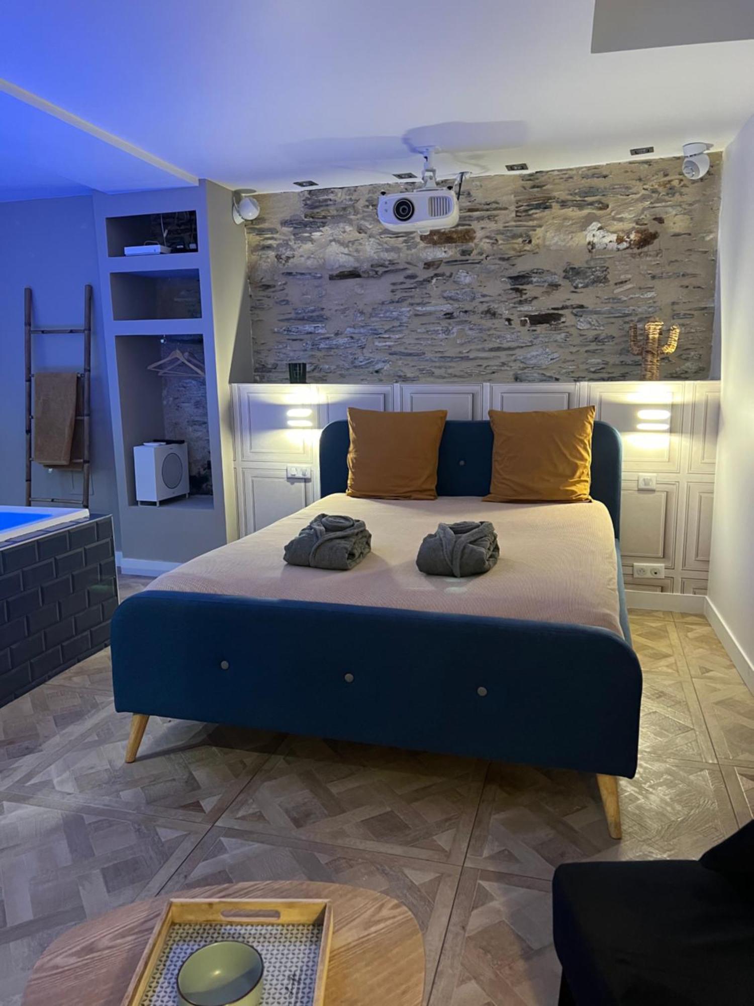 Appartement Avec Jacuzzi Sauna & Home Cinema - Nid D'Angers Dış mekan fotoğraf